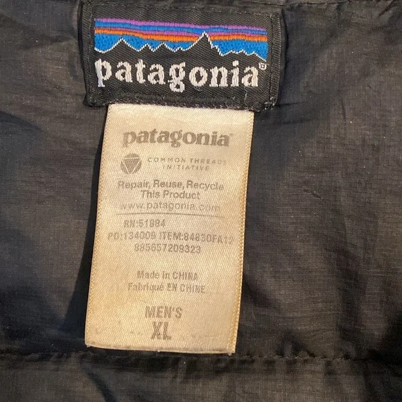 Patagonia mens XL black puffer zip up jacket - Picture 3 of 5